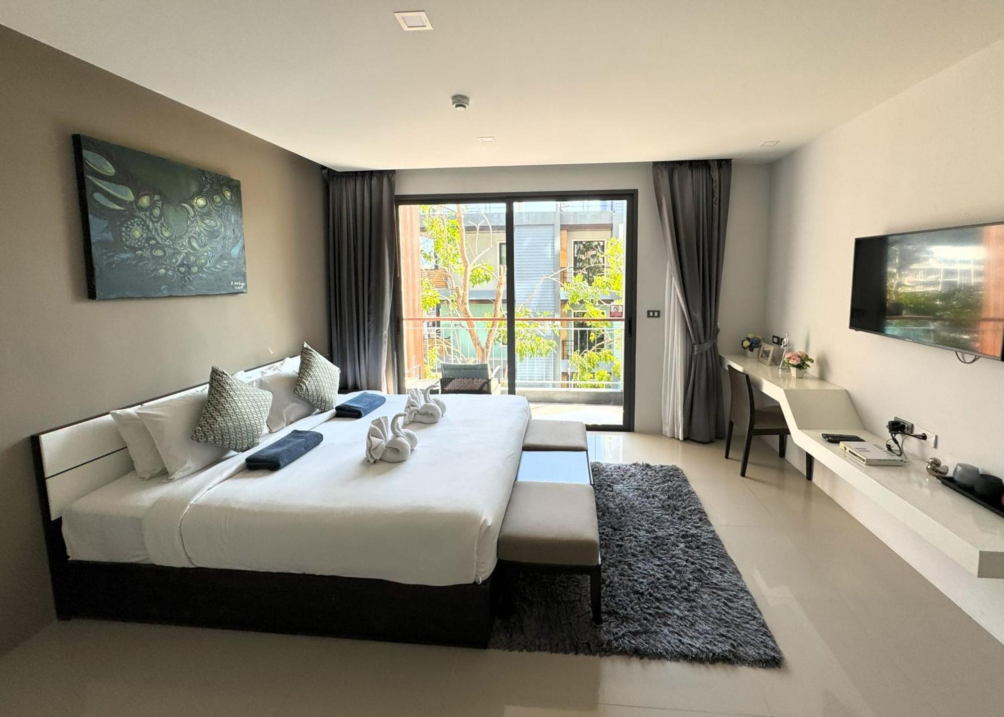 Private Apartment At Emerald Terrace Patong Exterior foto