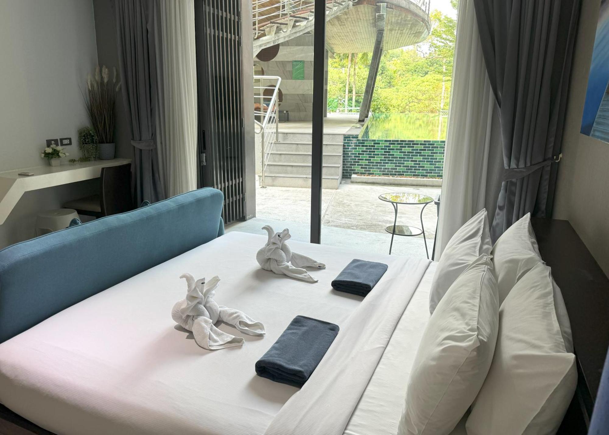 Private Apartment At Emerald Terrace Patong Exterior foto